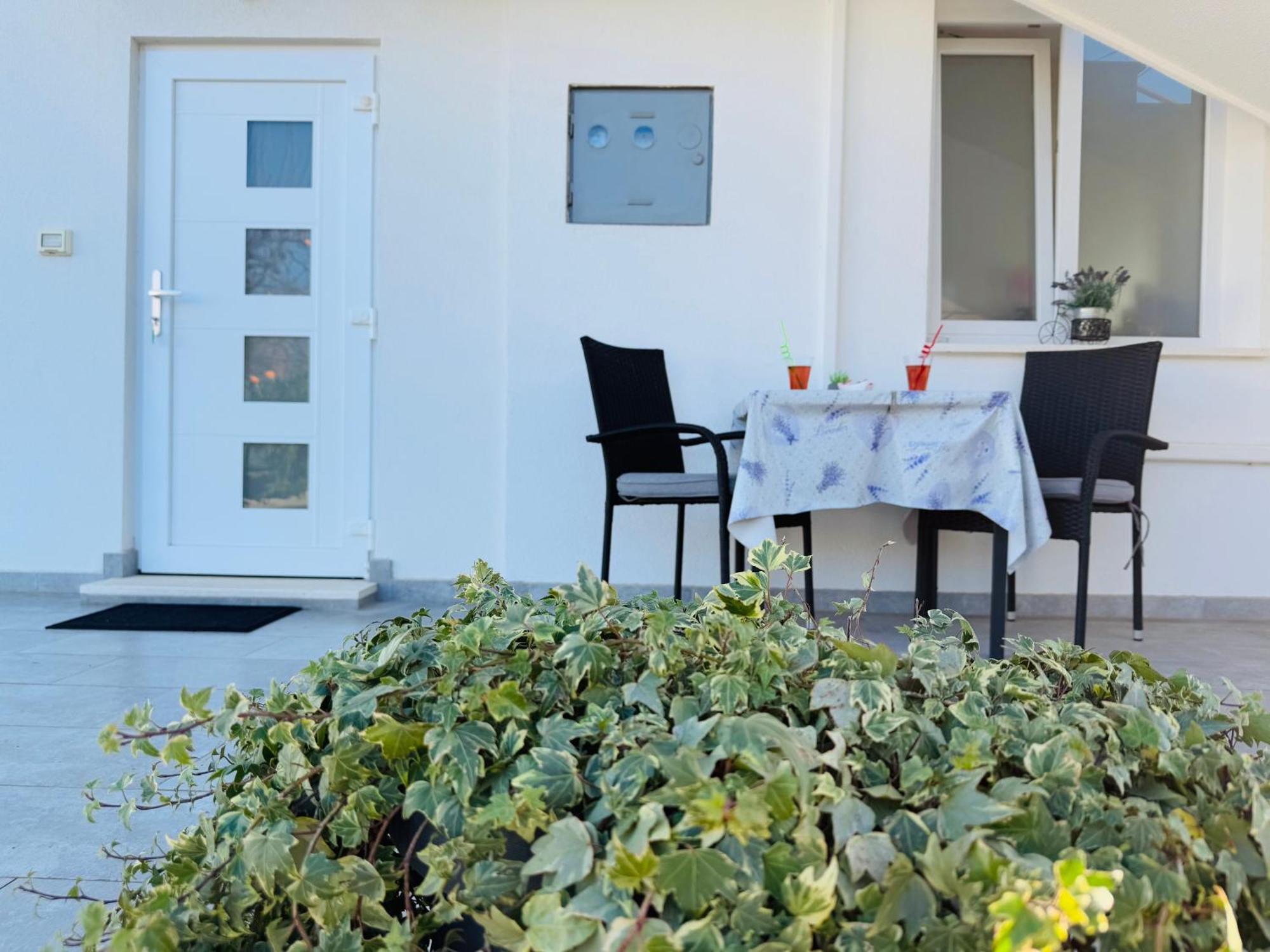 Apartment Erika - For 2 Near The Beach Pula Exteriér fotografie